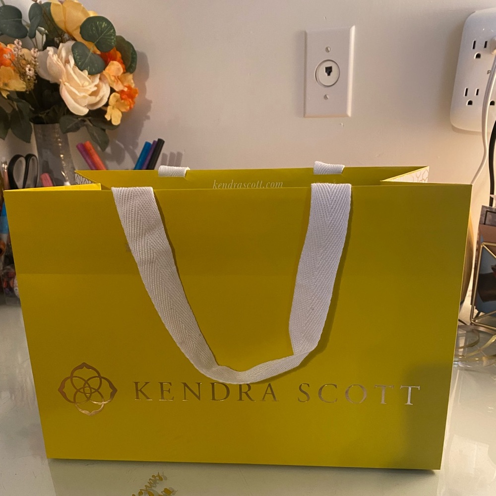 Kendra Scott Gift Bag